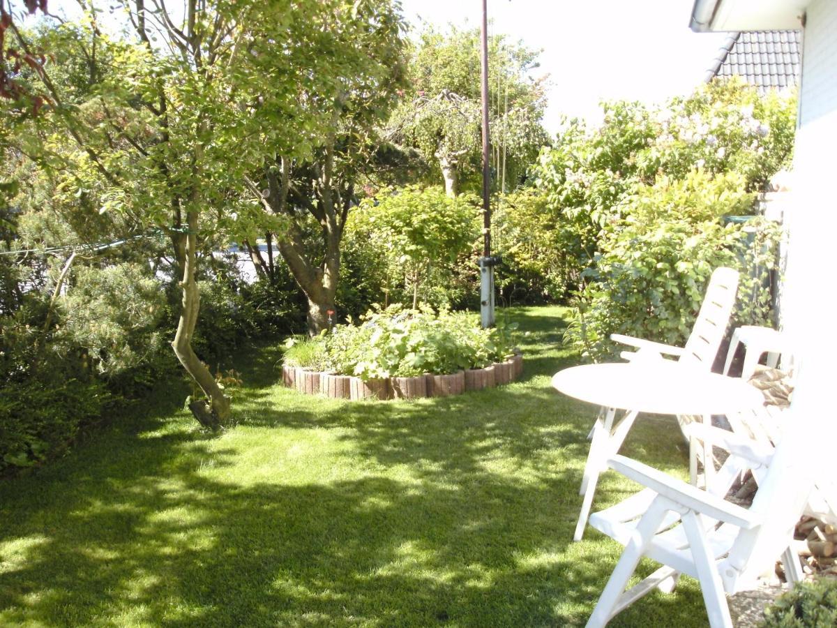 Apartamento Haus Mit Lilie Und Rose Westerdeichstrich Exterior foto